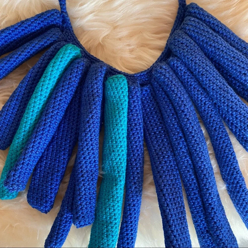 Hand knit necklace made in Europe - Picture 3 of 7
